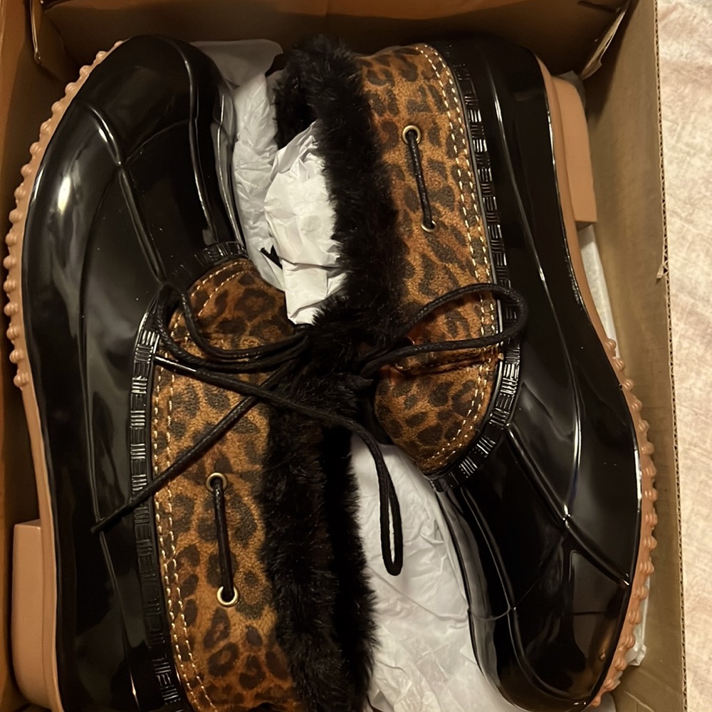 Leopard/Black Cold Weather Rain Shoes